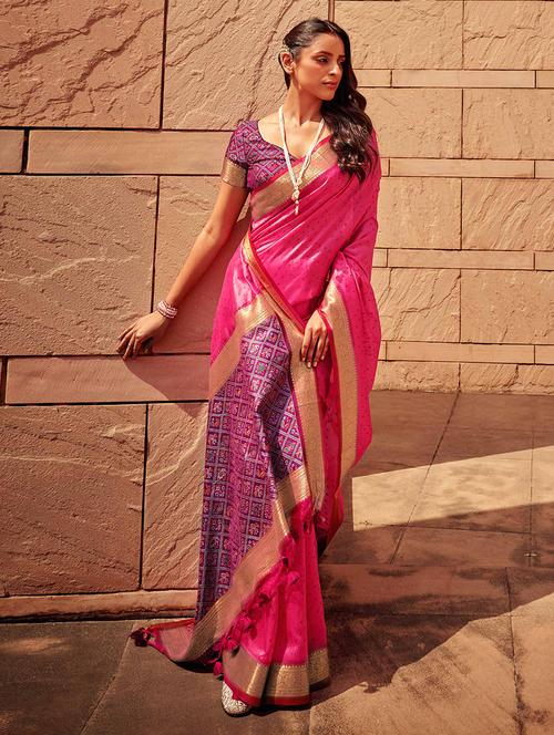 women pink self design bordered saree with blouse - 21723563 - Very Small Image - 1