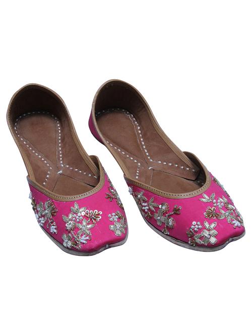 women handmade embroidered punjabi jutti - 21904328 - Very Small Image - 1