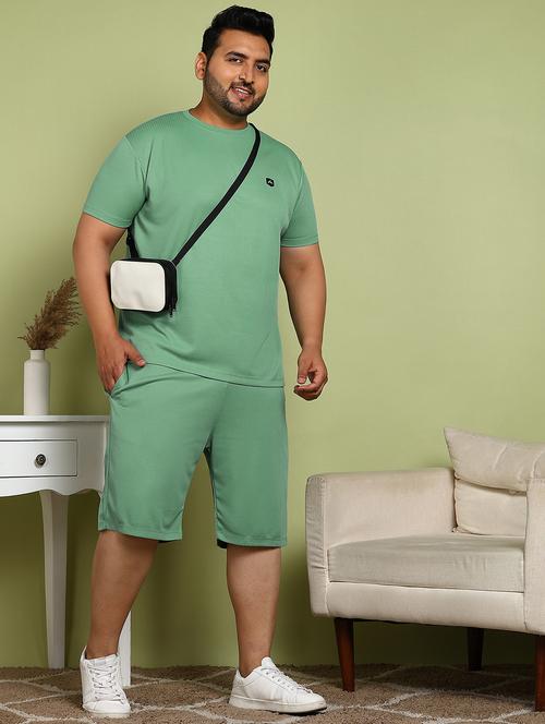 men plus size solid t-shirt & shorts co ord set - 21930761 - Very Small Image - 1