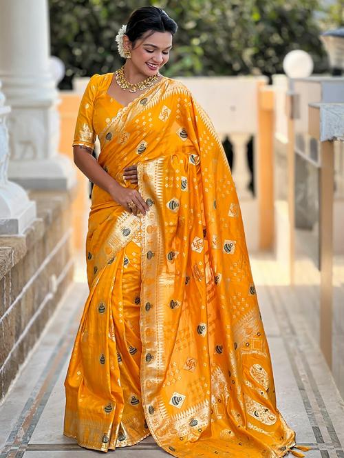 women bandhani bordered saree with blouse - 21959855 - Very Small Image - 1