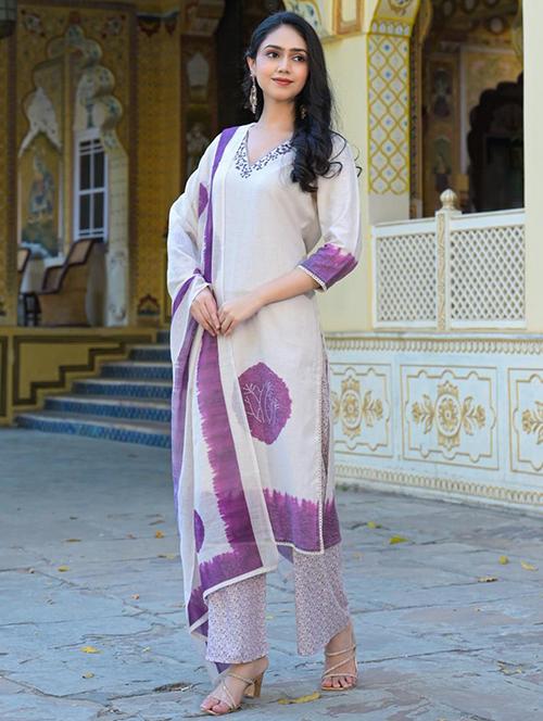 women three quarter sleeve kurta palazzo with dupatta set - 21963453 - Very Small Image - 1