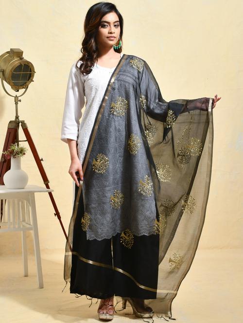 women solid with work embroidered dupatta - 21965691 - Very Small Image - 1