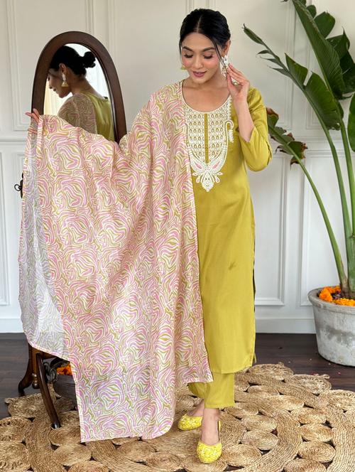 women three quarter sleeve kurta pant with dupatta set - 21987350 - Very Small Image - 1