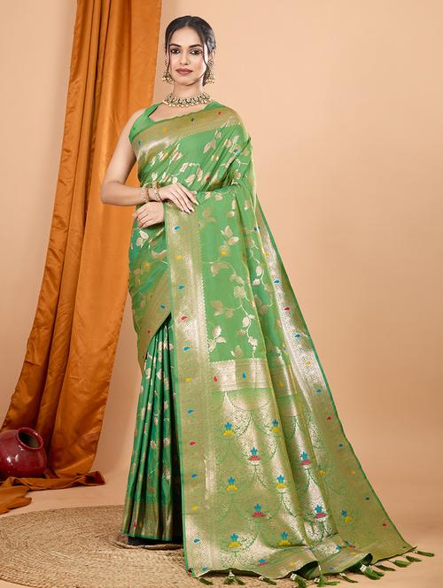 women self design banarasi saree with blouse - 21998528 - Very Small Image - 1