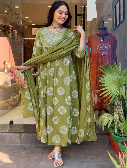 women embroidered three quarter sleeve kurta pant with dupatta set - 22004632 - Very Small Image - 1