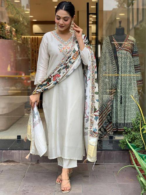women embroidered three quarter sleeve kurta pant with dupatta set - 22011202 - Very Small Image - 1