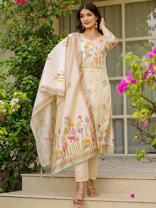 women embroidered three quarter sleeve kurta pant with dupatta set - 22014110 - Very Small Image - 1