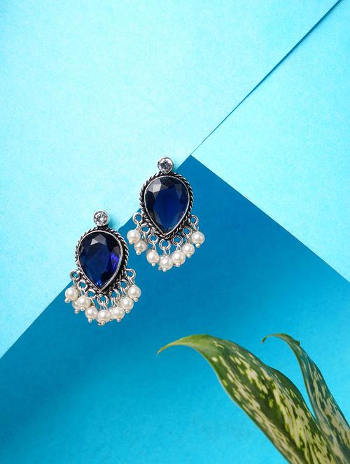 crystals studded and beaded circular stud earrings - 22014500 - Very Small Image - 1