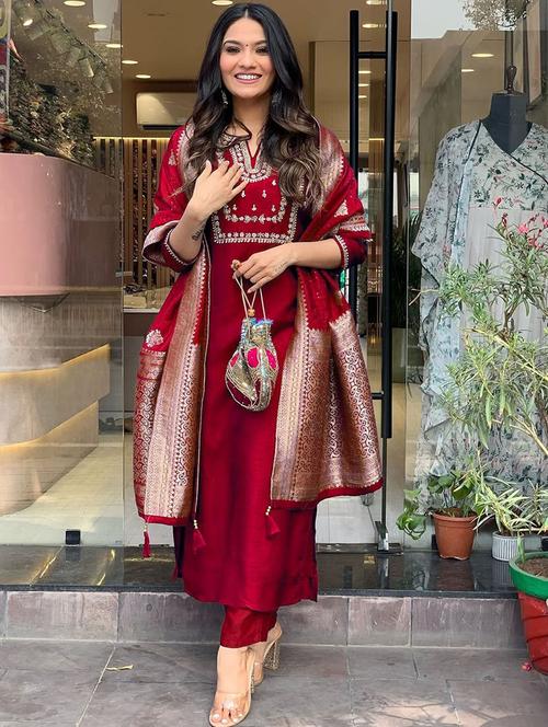 women embroidered three quarter sleeve kurta pant with dupatta set - 22014602 - Very Small Image - 1