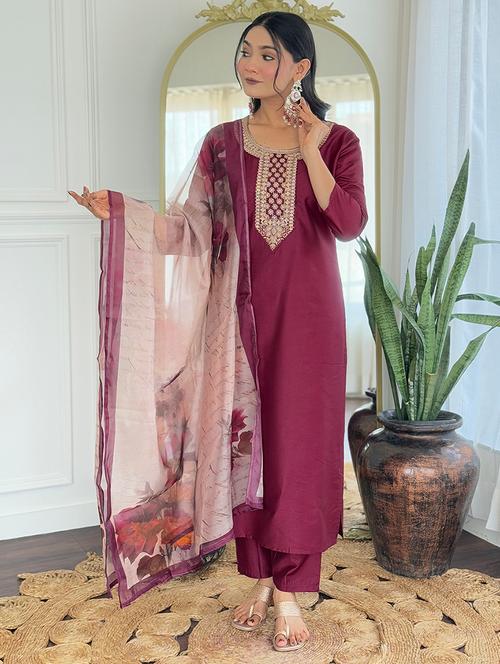 women embroidered three quarter sleeve kurta pant with dupatta set - 22022740 - Very Small Image - 1