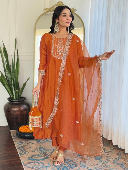 women embroidered three quarter sleeve kurta pant with dupatta set - 22024875 - Very Small Image - 1