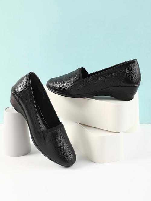 women black solid slip on wedge - 22030132 - Very Small Image - 1