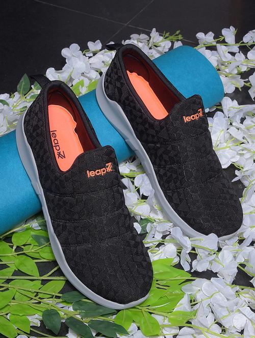 women solid slip on sports shoe - 22030213 - Very Small Image - 1