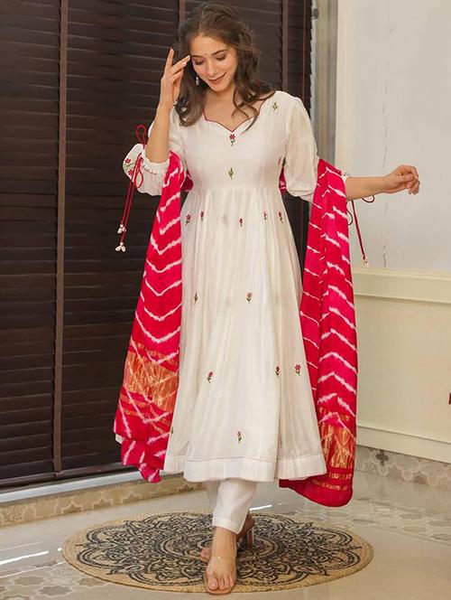 women embroidered three quarter sleeve kurta pant with dupatta set - 22053800 - Very Small Image - 1