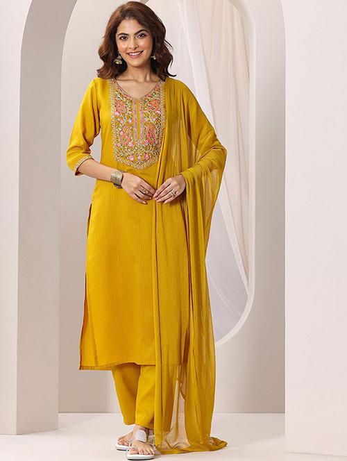 women three quarter sleeve kurta pant with dupatta set - 22060177 - Very Small Image - 1