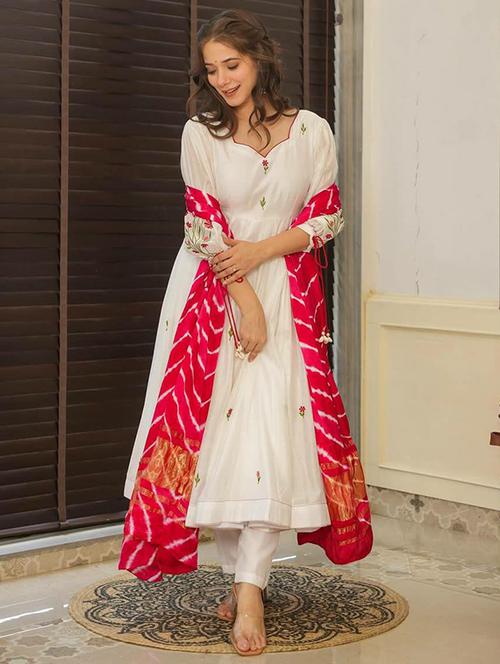women three quarter sleeve kurta pant with dupatta set - 22060223 - Very Small Image - 1