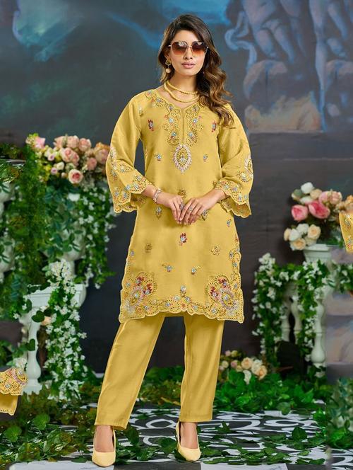 women solid three quarter sleeve kurta pant set - 22082477 - Very Small Image - 1