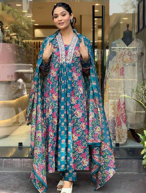 women embroidered long sleeve kurta pant with dupatta set - 22084533 - Very Small Image - 1