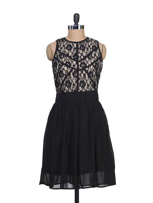 lace bodice dress in black - 60881 - Very Small Image - 1