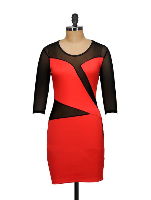 daringly cut red dress - 854740 - Very Small Image - 1