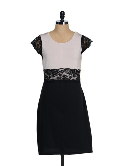 lace trimmed spring dress - 860616 - Very Small Image - 1