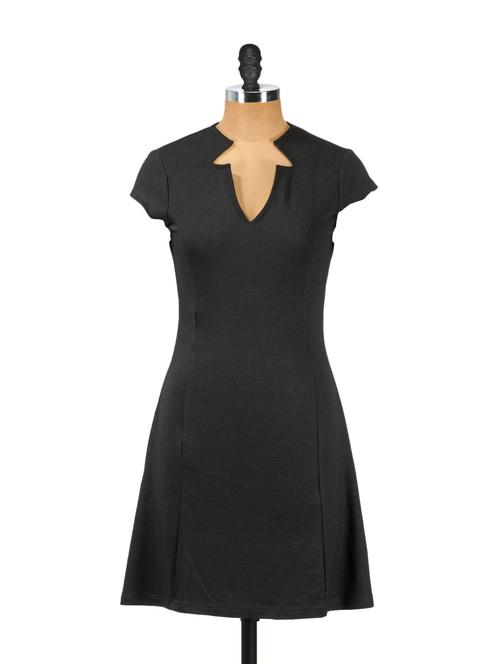 plain black dress - 894981 - Very Small Image - 1