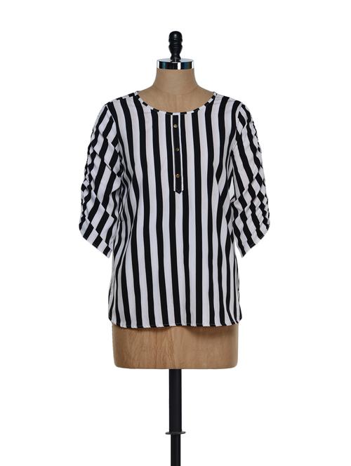 trendy black and white striped chiffon top - 899470 - Very Small Image - 1