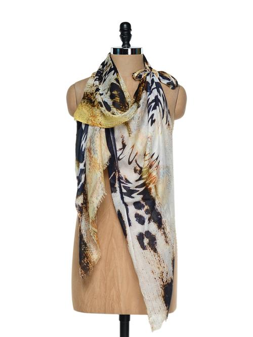 multi coloured trendy scarf with digital prints - 901239 - Very Small Image - 1