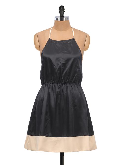 black dress with cream hem - 907829 - Very Small Image - 1