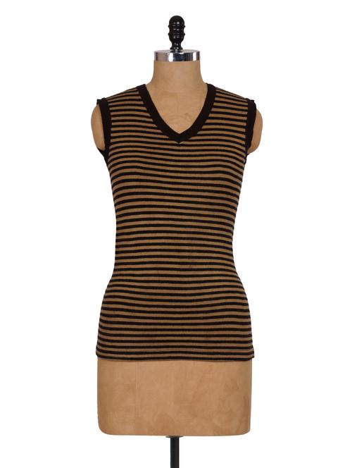 beige sleeveless knitted winter top - 908572 - Very Small Image - 1