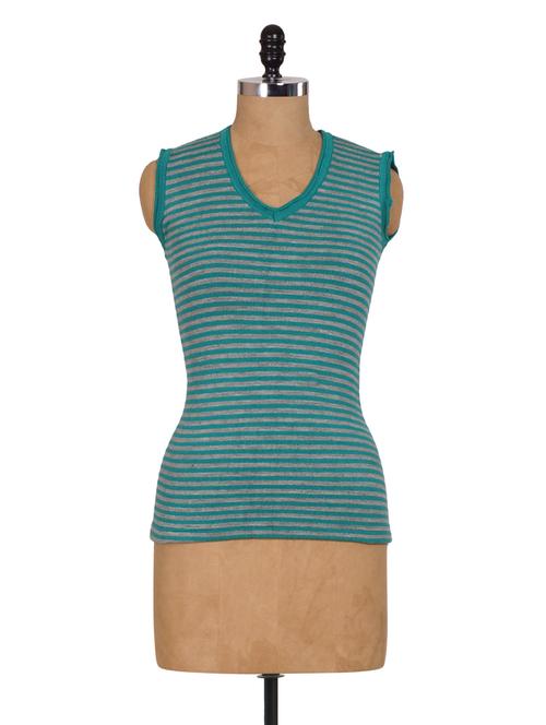 green sleeveless knitted winter top - 908573 - Very Small Image - 1