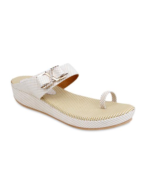 white faux leather checkered sandals - 9616348 - Very Small Image - 1