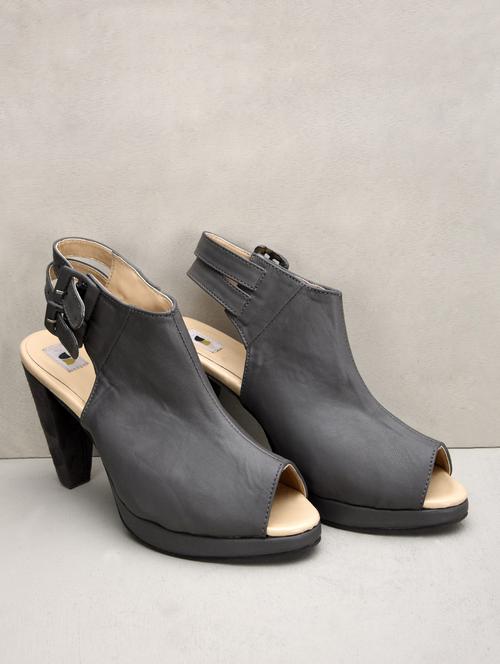 grey peep-toe leatherette sandals - 9658841 - Very Small Image - 1
