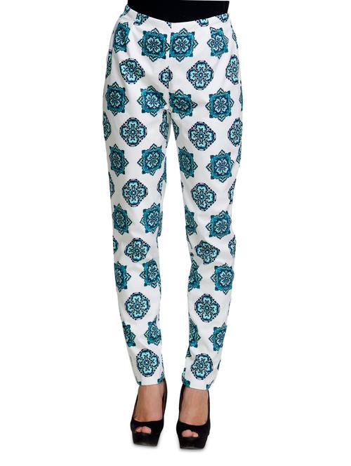 Lovely white pants with motif print - 969507 - Very Small Image - 1