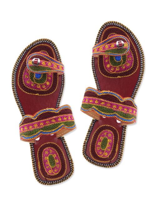multi colour Fabric kolhapuris - 9764214 - Very Small Image - 1