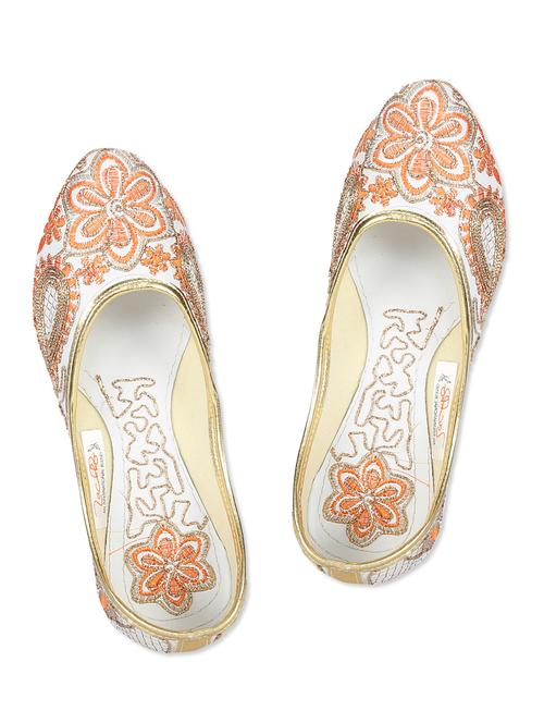 orange Canvas Embroidery jutis - 9843403 - Very Small Image - 1