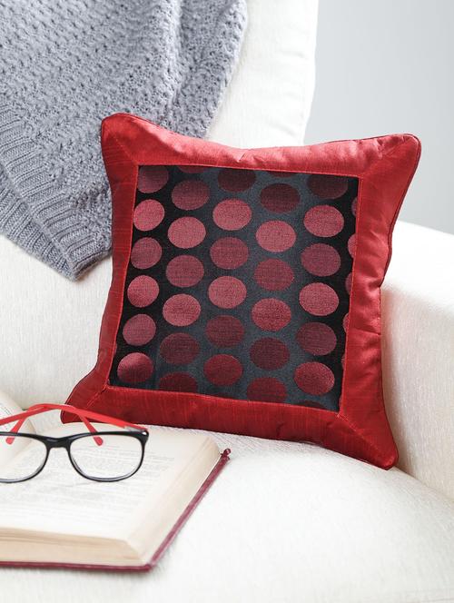 dekor world polka dot maroon cushion cover (pack of 5) - 9959479 - Very Small Image - 1
