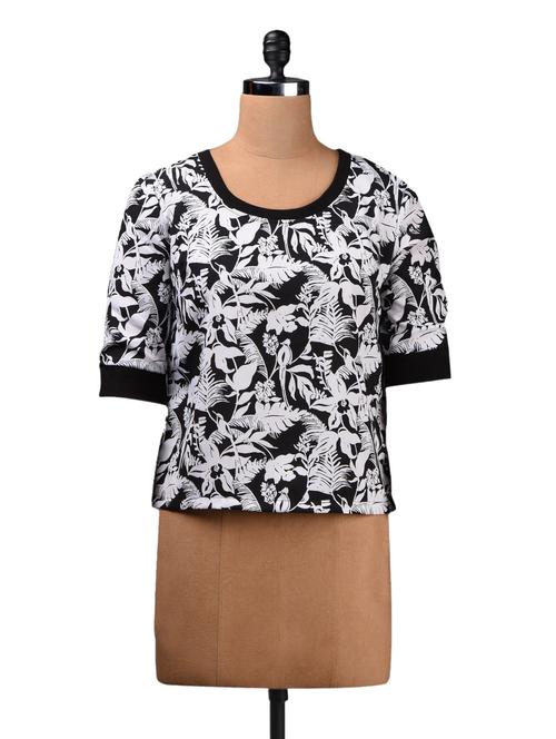 Monochrome Printed  Poly-crepe top - 1010626 - Very Small Image - 1