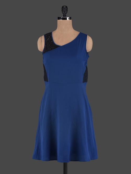 color block flared poly-crepe dress - 1122696 - Very Small Image - 1