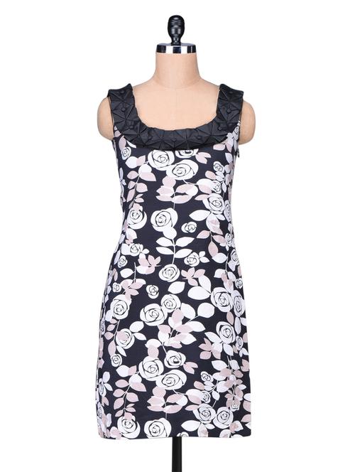 black floral print round neck dress - 1149216 - Very Small Image - 1