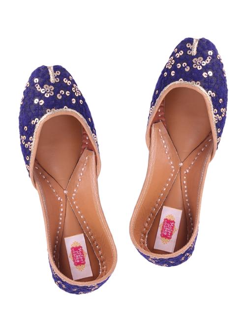 navy blue silk hand embroidered mojaris - 12221687 - Very Small Image - 1