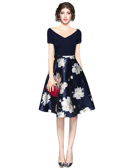 v-neck floral flare dress - 14005947 - Very Small Image - 1