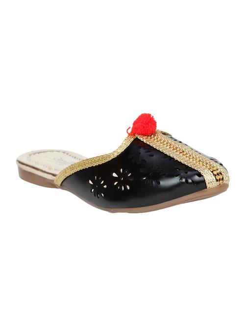 black slip on jutis - 14884714 - Very Small Image - 1