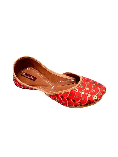 red slip on jutis - 15897321 - Very Small Image - 1