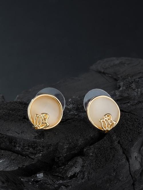 beige metal studs earring - 16935660 - Very Small Image - 1