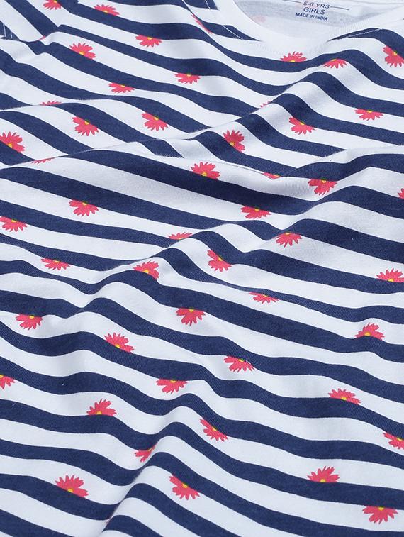 set of 2 graphic tee - 17914013 - Standard Image - 3