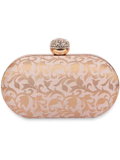 this is the perfect clutch to  - 18189046 -  Standard Image - 0