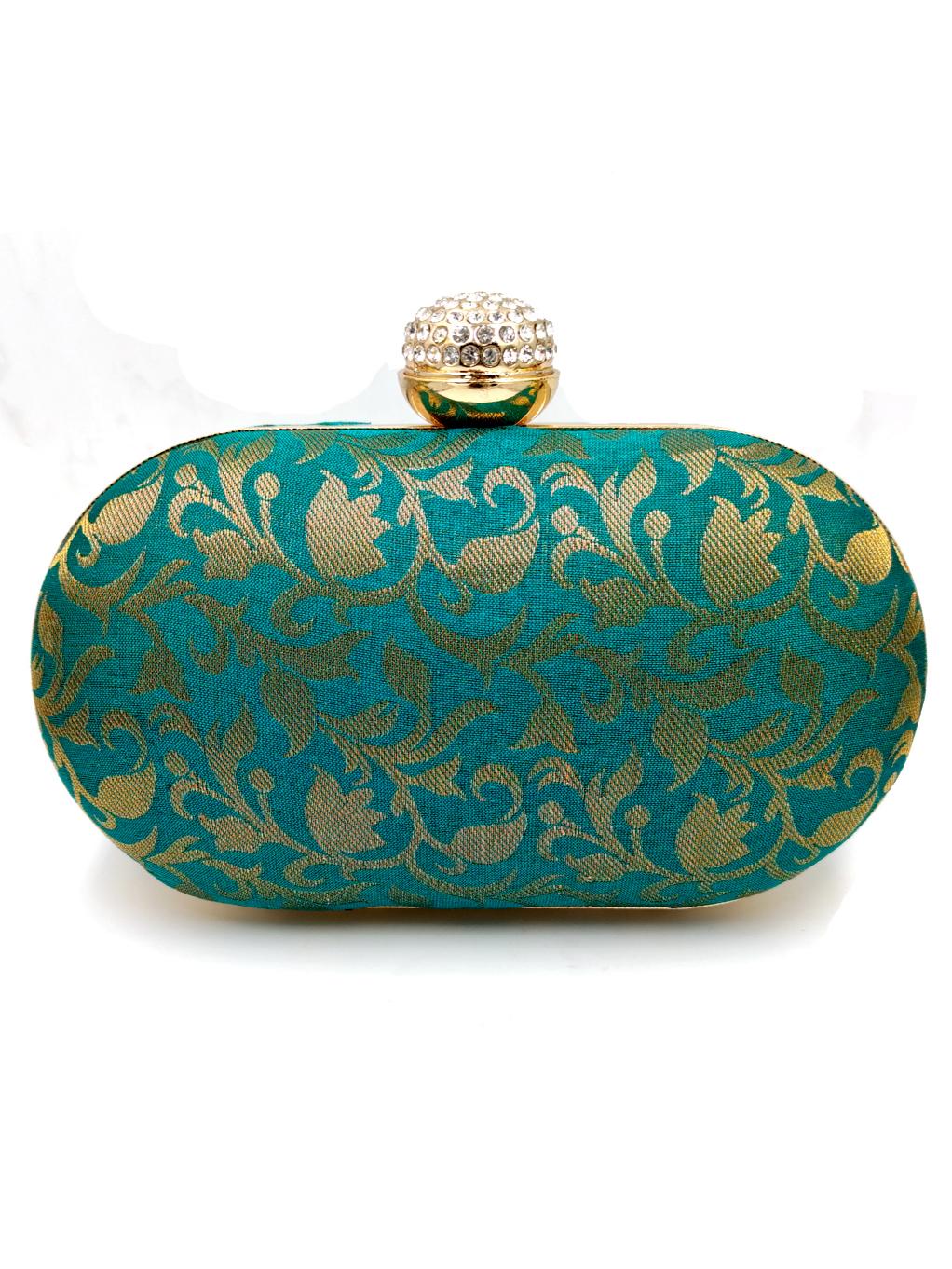 this is the perfect clutch to  - 18189049 -  Zoom Image - 0