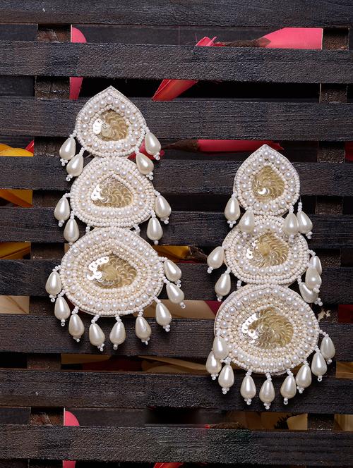 white cotton blend chandballi earring - 18321041 - Standard Image - 0