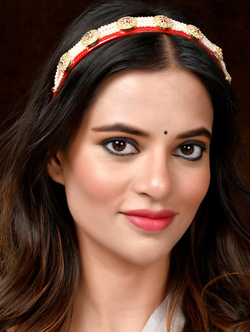 gold plated & red color beaded hair band - 18382919 - Standard Image - 4